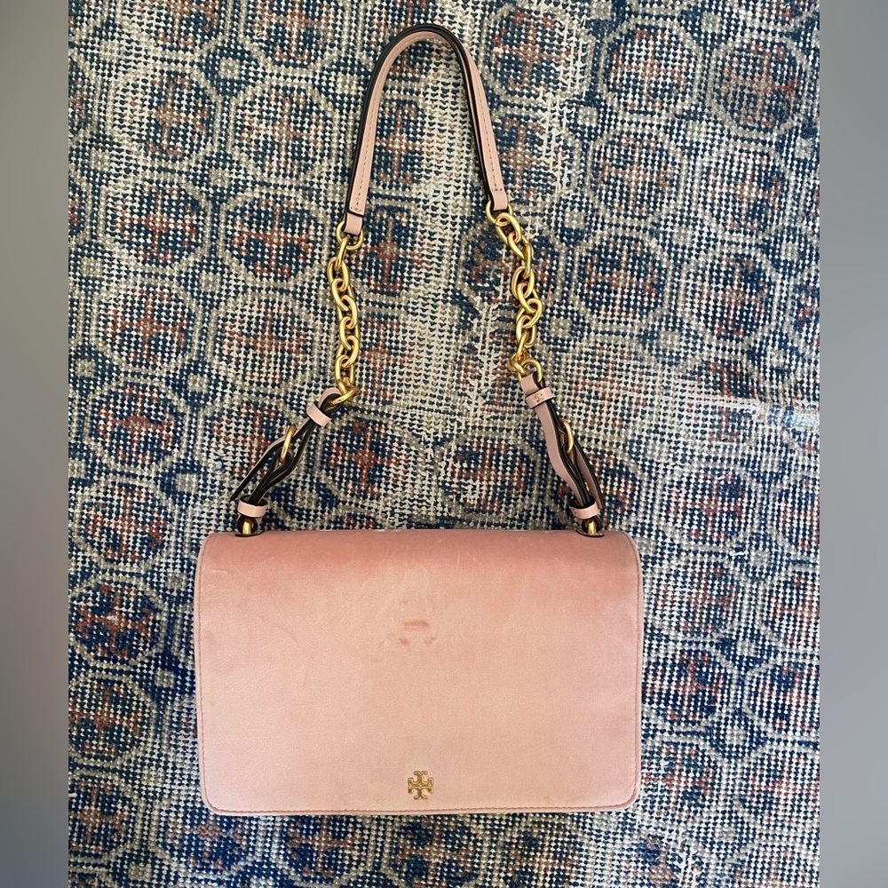 Tory Burch Sadie velvet shoulder bag in ballet pink